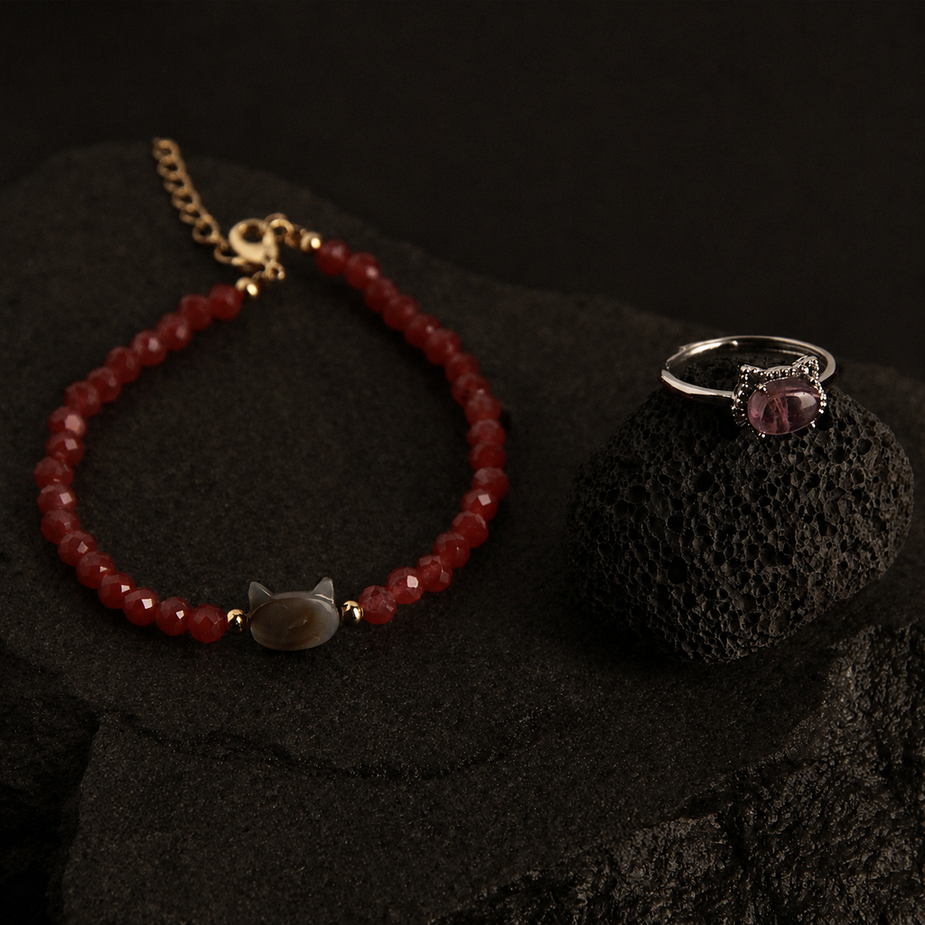 Elegant silver cat jewelry set with ring and bracelet featuring red stone, refined gift for cat lovers with custom photo and message card