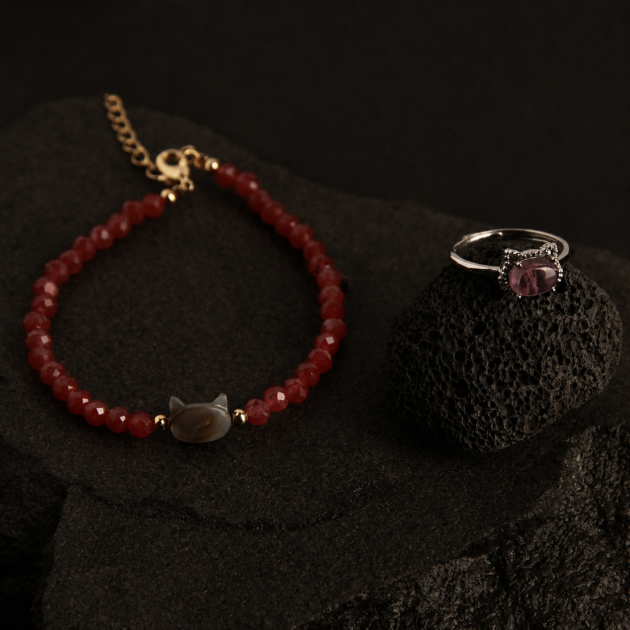 Elegant silver cat jewelry set with ring and bracelet featuring red stone, refined gift for cat lovers with custom photo and message card