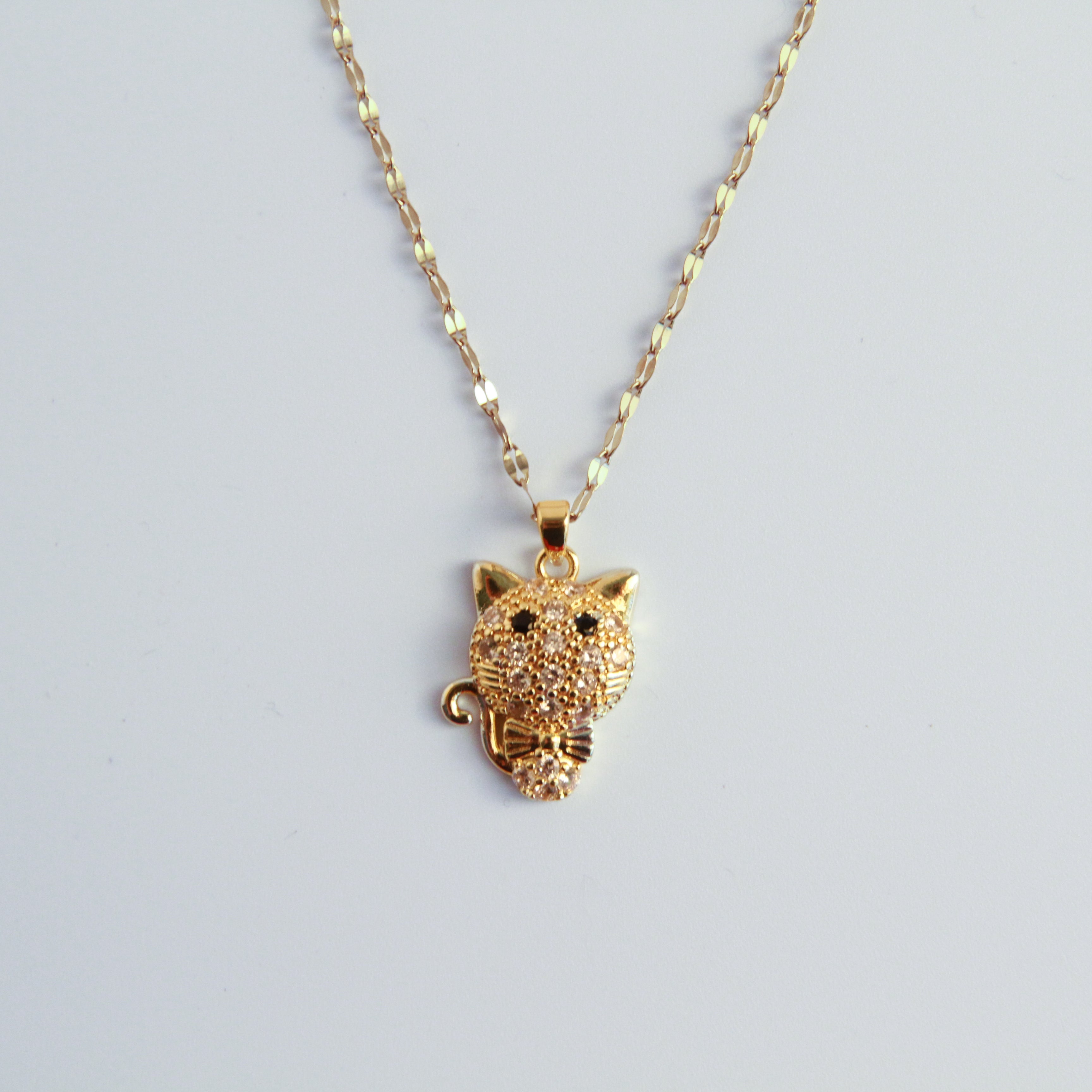 Gold cat necklace with crystal-studded cat pendant, cute and elegant jewelry for women and cat lovers