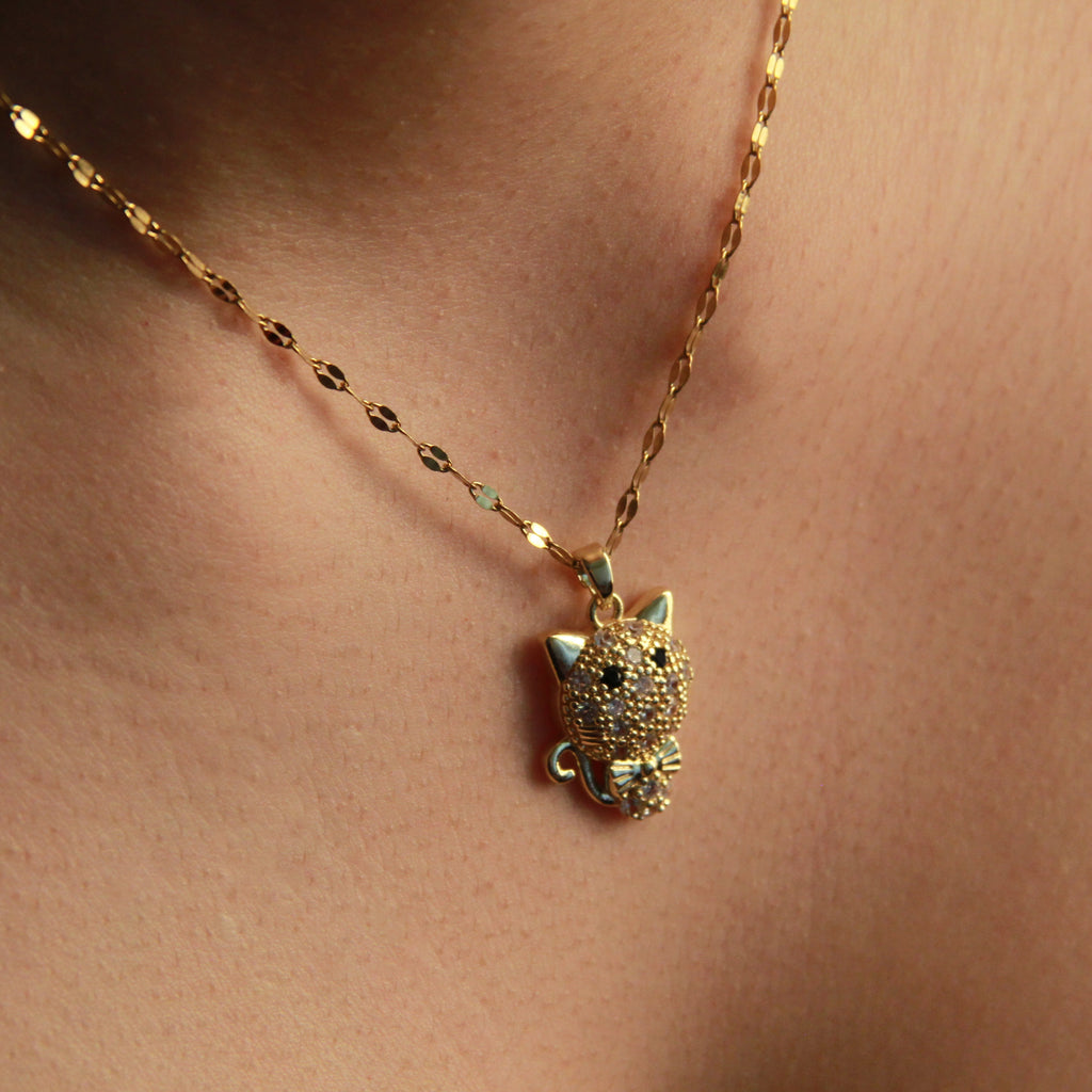 Gold cat necklace with crystal-studded cat pendant, cute and elegant jewelry for women and cat lovers