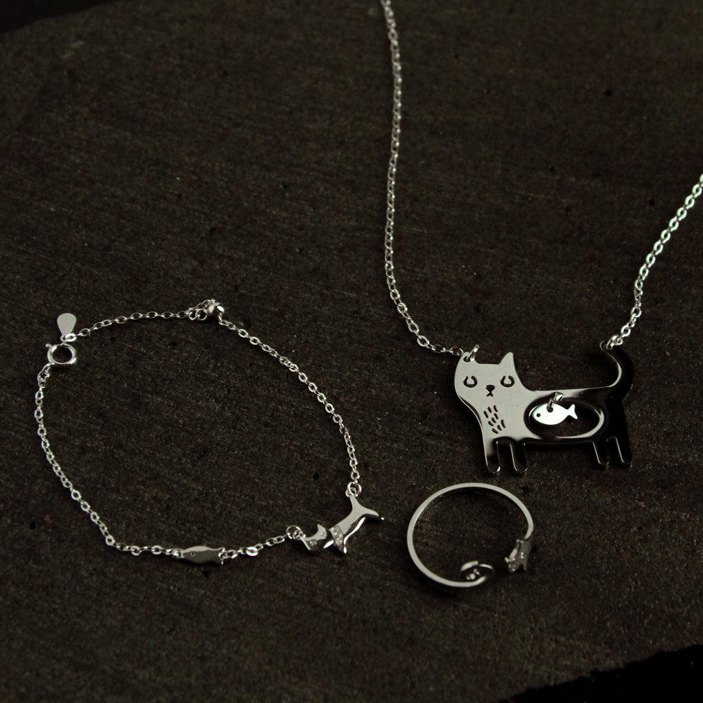 Cute silver cat jewelry set with necklace, bracelet and ring, playful gift for cat lovers with custom photo and message card