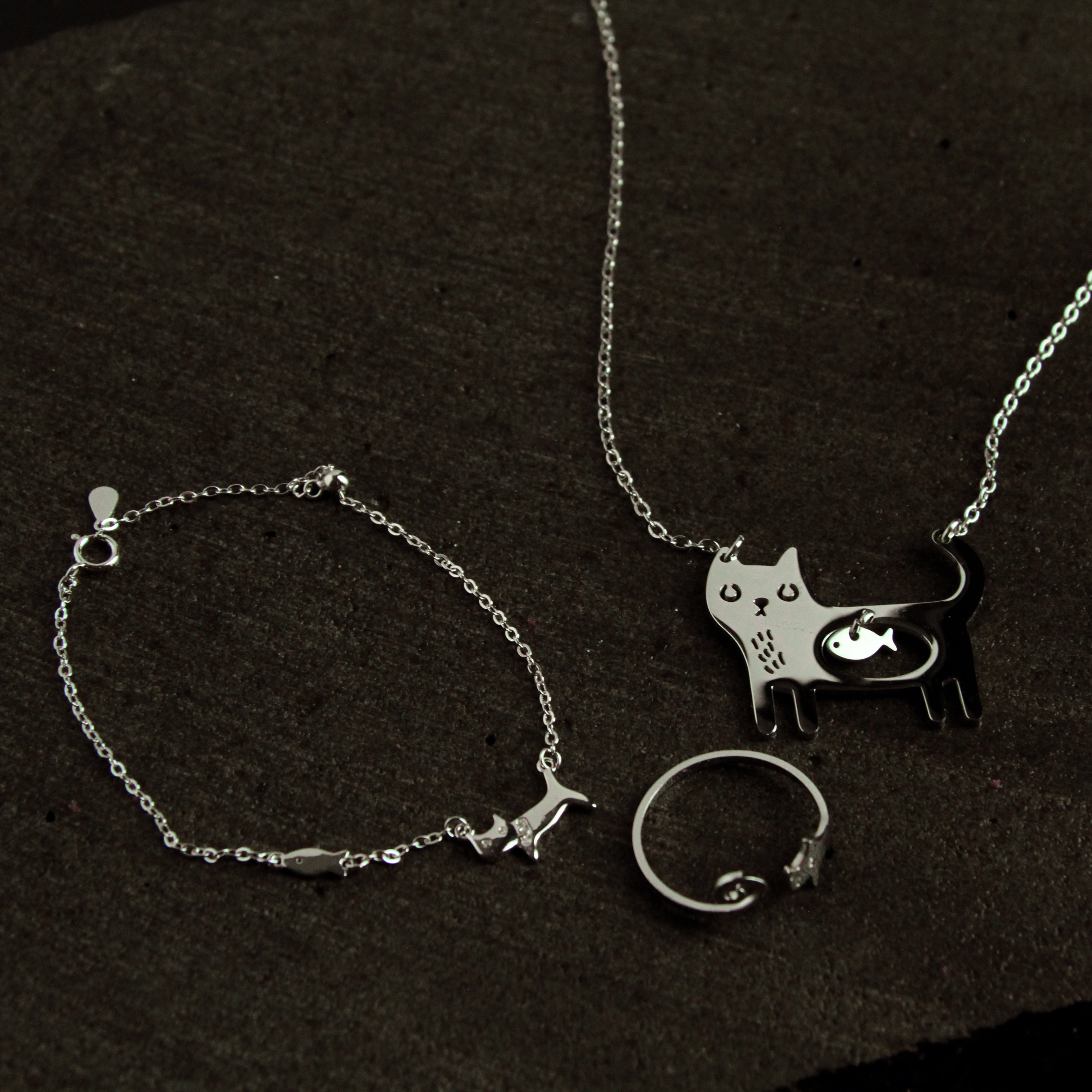 Cute silver cat jewelry set with necklace, bracelet and ring, playful gift for cat lovers with custom photo and message card