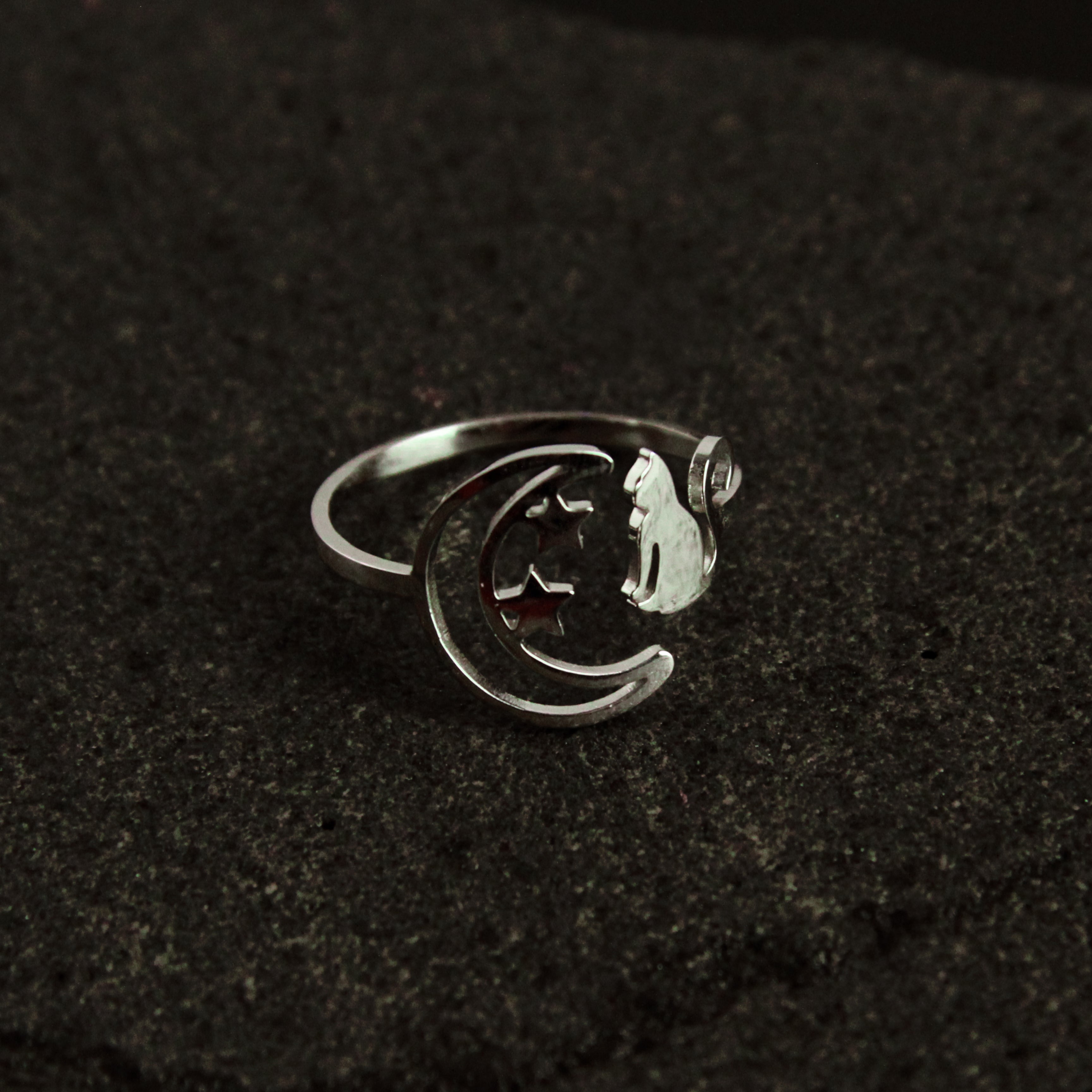 Minimalist silver cat ring with crescent moon design, adjustable statement jewelry for everyday wear