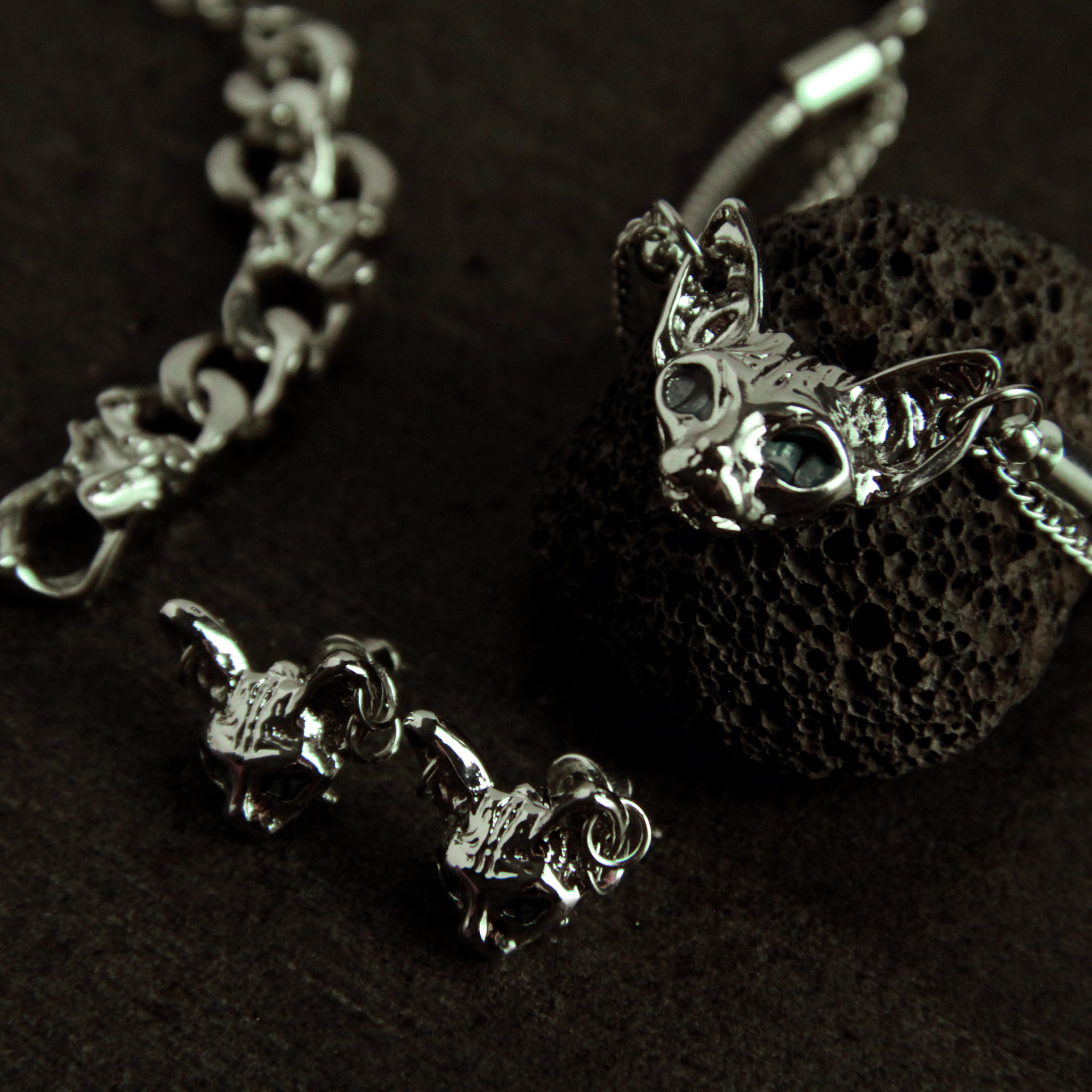 Silver Sphynx-inspired cat jewelry set with necklace, bracelet and earrings, bold statement gift for cat lovers with custom photo and message card2