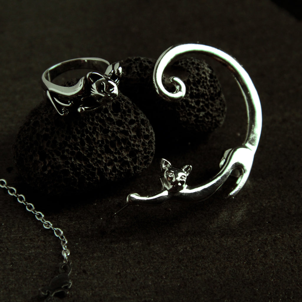 Minimalist silver cat jewelry set including bracelet and adjustable ring, elegant matching gift for cat lovers