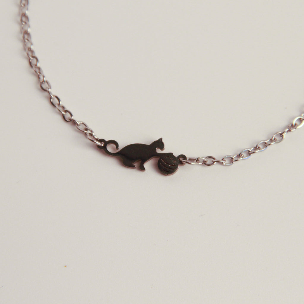 Elegant silver cat bracelet featuring a graceful feline shape, adjustable everyday jewelry for women