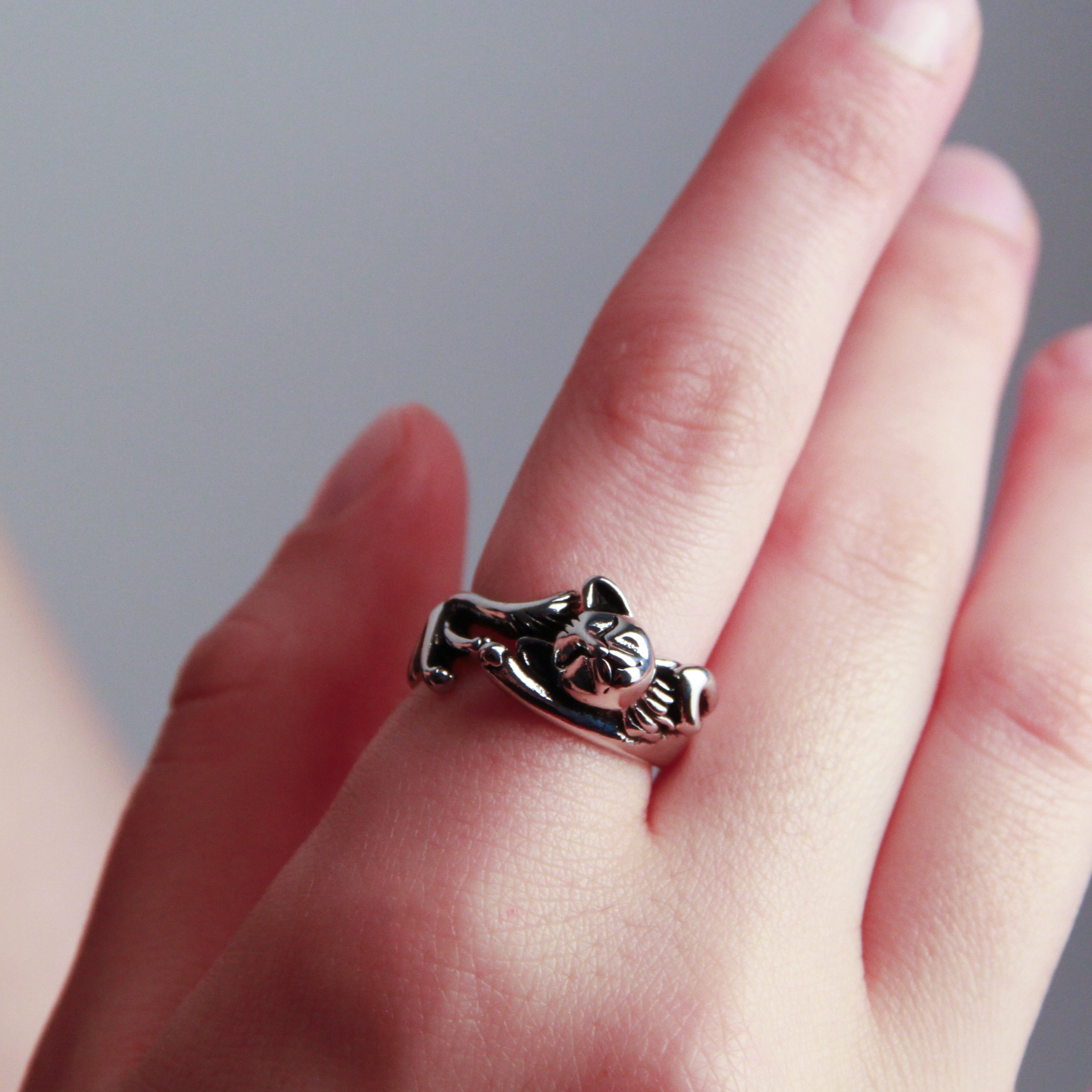 Adjustable silver cat ring with wrap design, minimalist cat jewelry for women and cat lovers