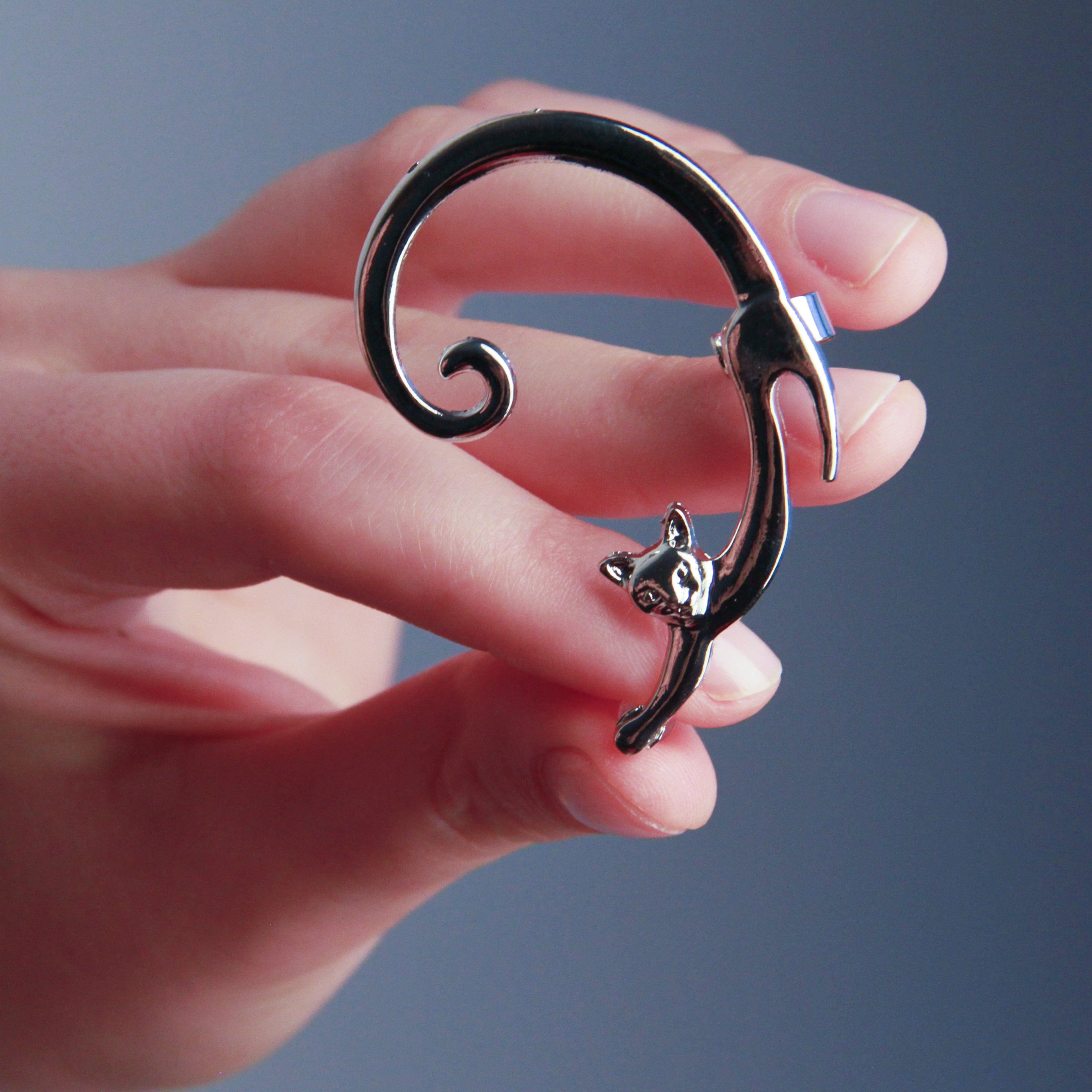 Cute silver cat earring with charm detail, delicate minimalist jewelry gift for cat lovers