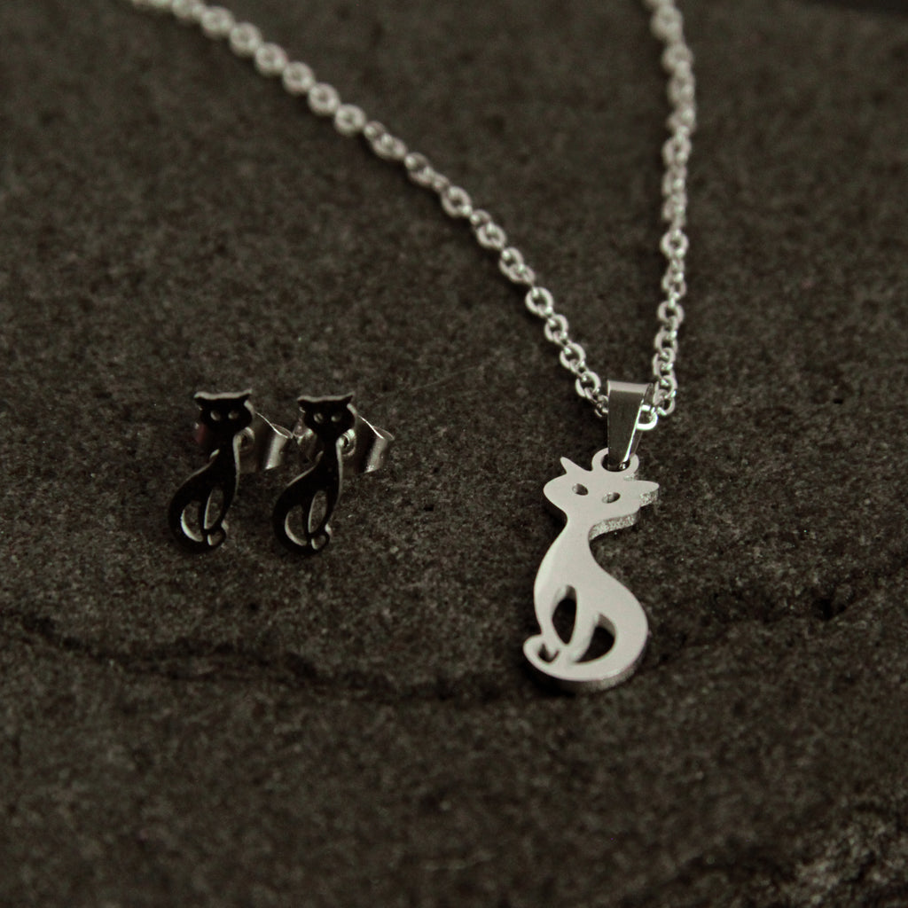 Minimalist silver cat jewelry set including neclace and earrings, elegant matching gift for cat lovers