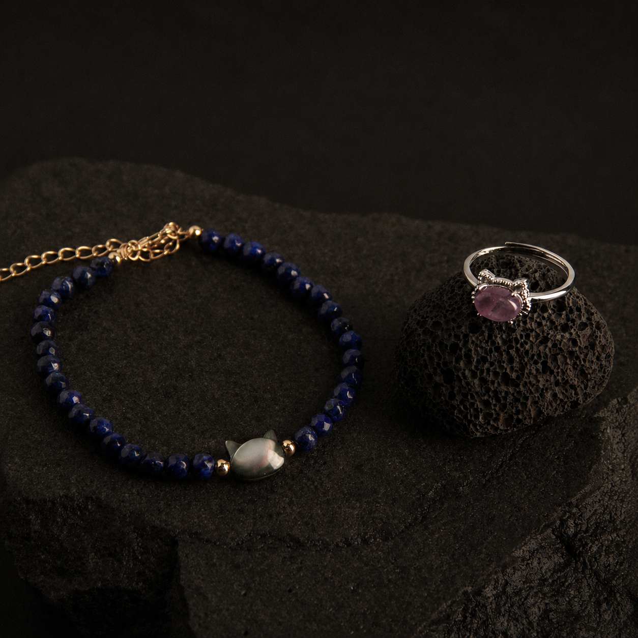 Elegant silver cat jewelry set with ring and bracelet featuring blue stone, refined gift for cat lovers with custom photo and message card