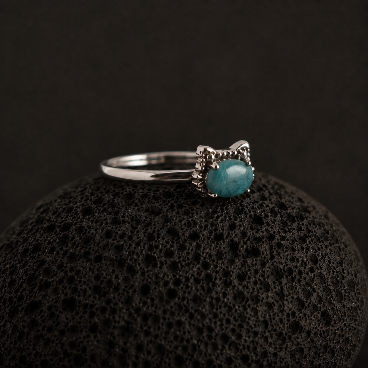 cat shaped ring with malachite natural green stone
